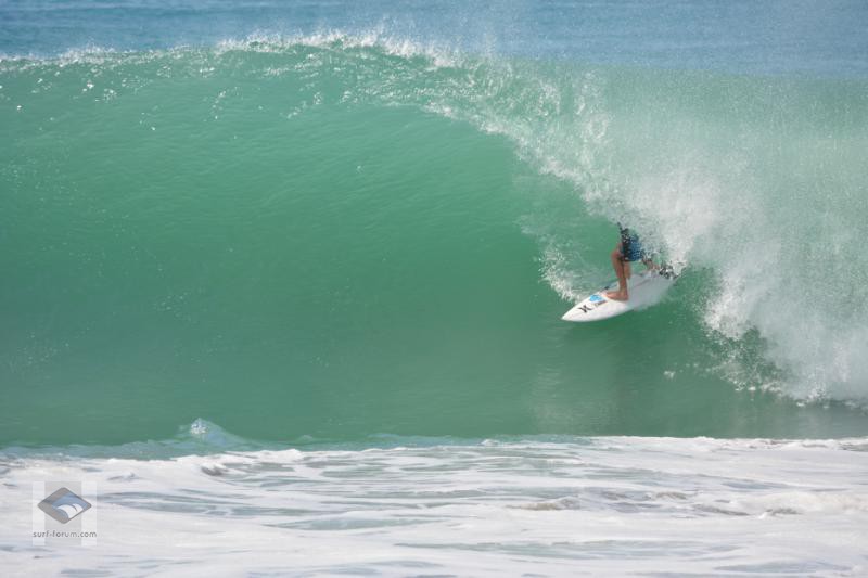 Punta chivo surf Camp in Salina Cruz, Oaxaca, Mexiko. 
Schauen  Sie jetzt vorbei www.puntachivosurfcamp.com
Weltklasse rechte Wellen, 15 verschiedene Strände, keine Menschenmassen, keine Neoprenanzüge. Ohne Frage Welche der besten Wellen auf  der ganzen