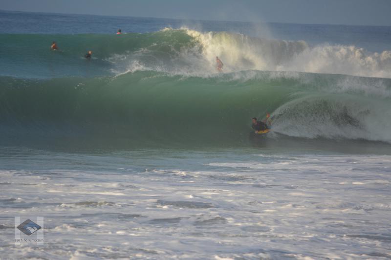 Punta chivo surf Camp in Salina Cruz, Oaxaca, Mexiko. 
Schauen  Sie jetzt vorbei www.puntachivosurfcamp.com
Weltklasse rechte Wellen, 15 verschiedene Strände, keine Menschenmassen, keine Neoprenanzüge. Ohne Frage Welche der besten Wellen auf  der ganzen