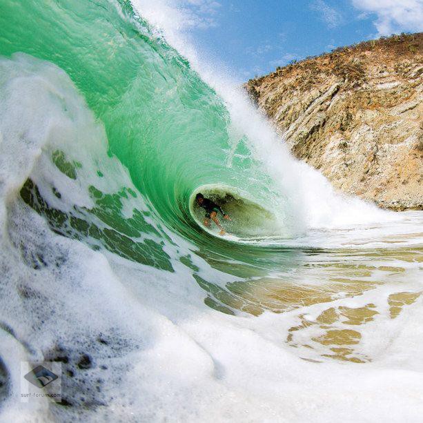 Punta chivo surf Camp in Salina Cruz, Oaxaca, Mexiko. 
Schauen  Sie jetzt vorbei www.puntachivosurfcamp.com
Weltklasse rechte Wellen, 15 verschiedene Strände, keine Menschenmassen, keine Neoprenanzüge. Ohne Frage Welche der besten Wellen auf  der ganzen